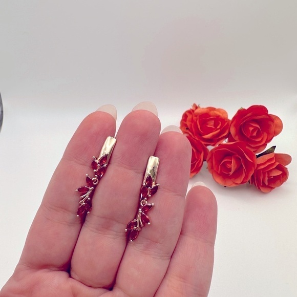 Rose Gold Plated Drop Earrings Red Natural Zircon - Picture 2 of 8